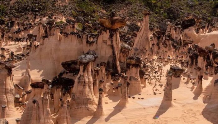 Imagem mostra formação geológica chaminé da fada. (Foto: Divulgação/  formação geológica)