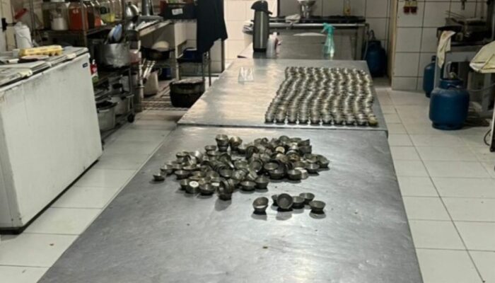 Buffet é interditado em Goiânia por funcionar sem alvará e em condições insalubres. (Foto: PC)