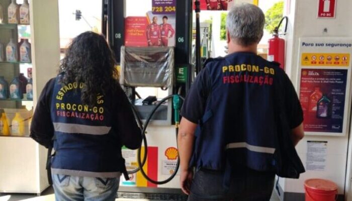 Imagem mostra agentes do Procon Goiás. (Foto: Procon Goiás)