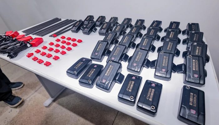 Agressores poderão arcar com custos de tornozeleiras eletrônicas em Goiás; entenda