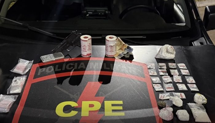 Dois homens são presos por suspeita de tráfico de drogas em Trindade