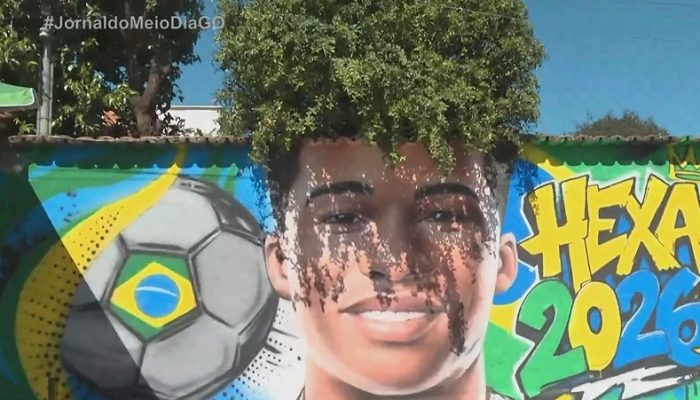 Promessa feita à TV Serra Dourada vira realidade e mural de Endrick é inaugurado em Trindade