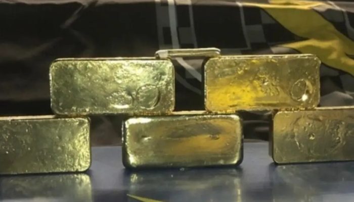 Barras de ouro avaliadas em cerca de R$ 3 milhões são encontradas dentro de carro em Goiânia