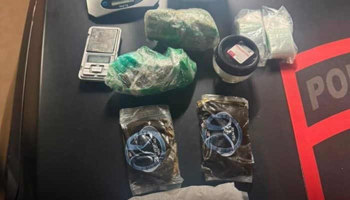 Polícia apreende skunk, cocaína, haxixe e ecstasy durante operação em Trindade