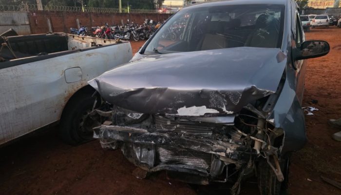 Vídeo: carro "voa", invade estabelecimento e motorista é preso por embriaguez em Anápolis