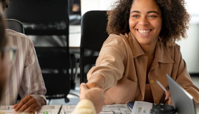 CIEE Goiás oferece mais de 200 vagas de estágio para estudantes do ensino médio, técnico e graduação