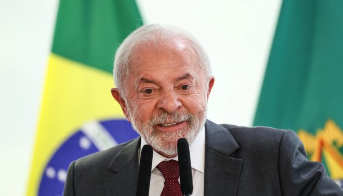 Lula sanciona lei que autoriza compra de spray de pimenta para defesa pessoal de mulheres
