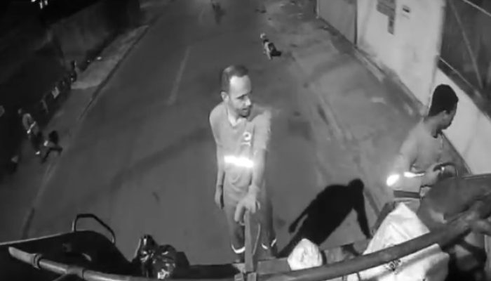 Motociclista agride motorista de caminhão de lixo e tenta atropelar coletor em Goiânia