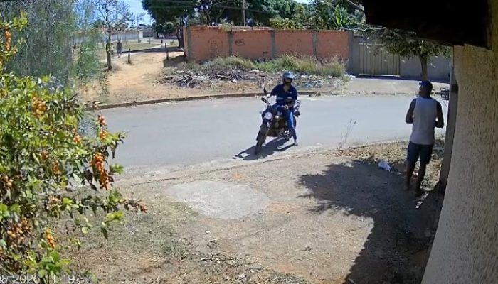 Câmera flagra assalto com faca contra idoso em Aparecida; suspeito é preso