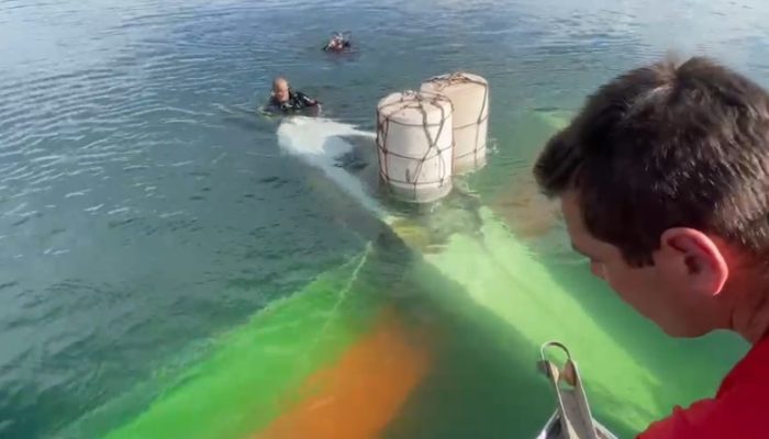 Vídeo registra operação para retirar aeronave que caiu no Lago Corumbá