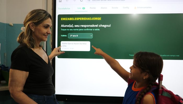 Mãe de aluno cria aplicativo para agilizar saída de estudantes de escola em Goiânia