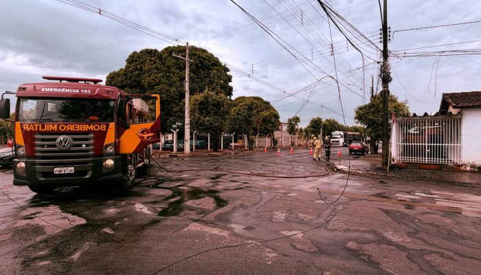 Incêndio em fiação de poste mobiliza bombeiros e assusta moradores em Goianésia