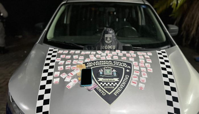 GCM encontra dezenas de porções de cocaína escondidas em pacote de fraldas em Aparecida