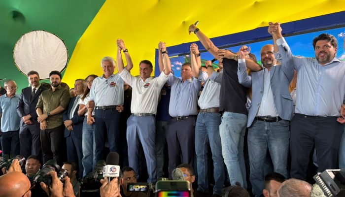 Em Goiânia, Flávio Bolsonaro defende mudanças na Constituição e e endurecimento da legislação penal
