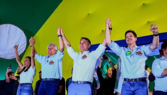 Após receber apoio de Ronaldo Caiado e Daniel Vilela, Flávio Bolsonaro fará carreata em Trindade