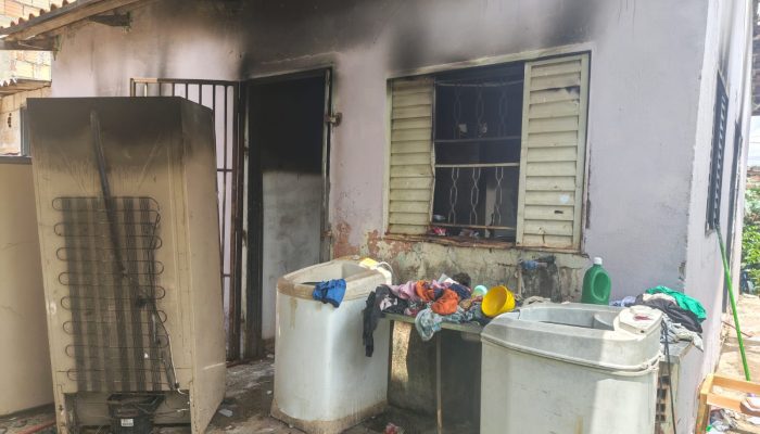 Homem é preso suspeito de incendiar a própria casa após discussão com companheira em Goiás
