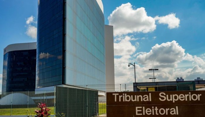 TSE desmente boatos de fraude após interrupção na divulgação dos resultados