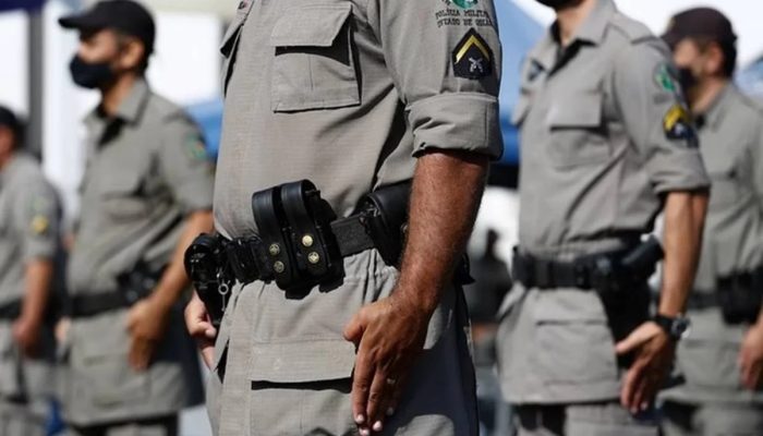 Dois PMs são presos suspeitos de tortura e extorsão contra mulheres em Goiânia