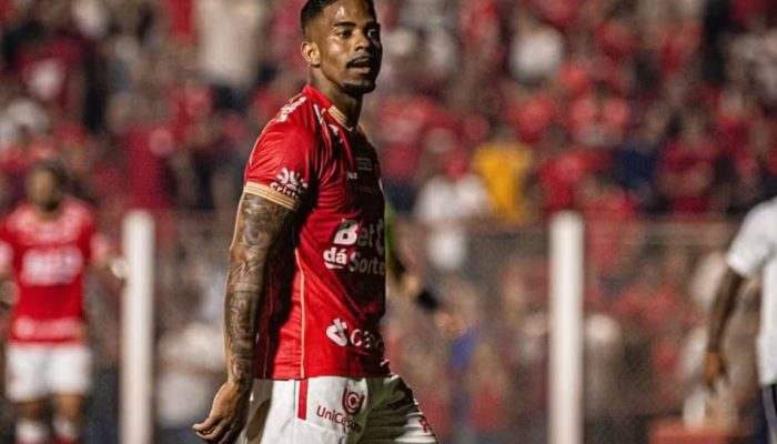 Jogador do Vila Nova é alvo de operação contra tráfico de armas e drogas no Espírito Santo
