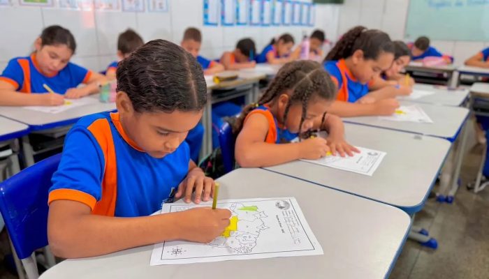 Greve de servidores administrativos paralisa seis unidades de ensino em Goiânia, diz Prefeitura