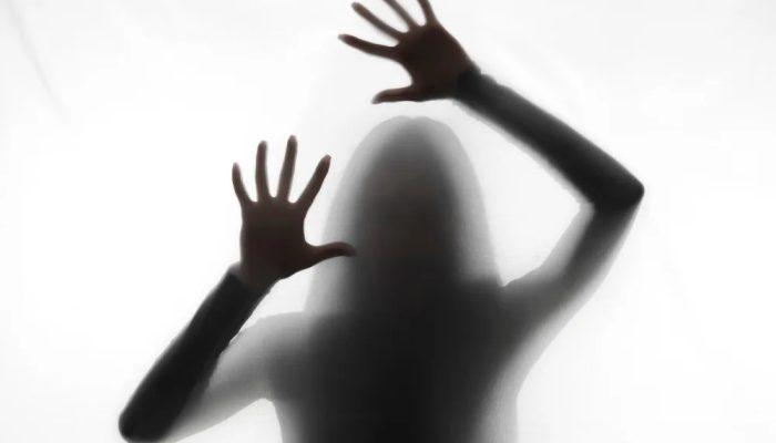 “É só ciúme?” Psicóloga explica quando comportamentos em um relacionamento viram sinais de alerta