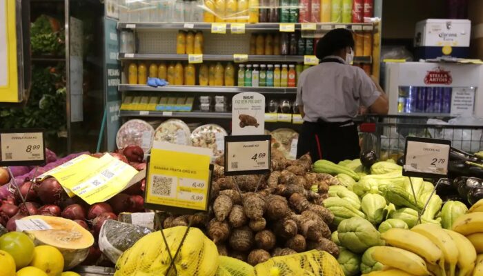 Supermercados de Goiás podem fechar aos domingos a partir de abril
