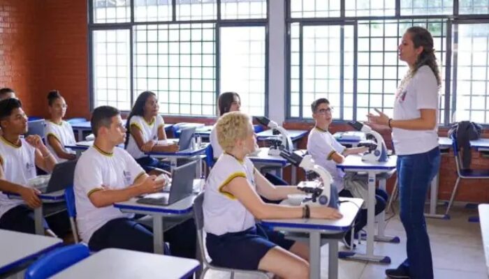 Governo de Goiás convoca 315 docentes para rede estadual