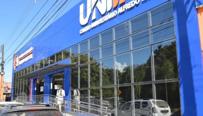 Baixo desempenho no Enamed leva MEC a restringir vagas em faculdades de Goiás